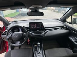 
										2019 Toyota C-HR full									