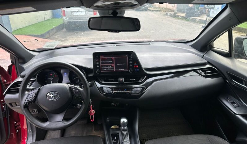 
								2019 Toyota C-HR full									