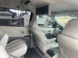 
										2011 Toyota Sienna full									