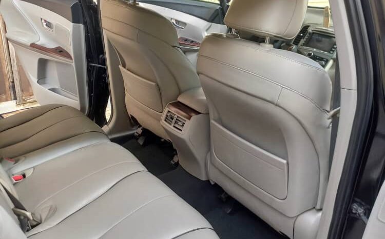 
								2010 Toyota Venza full									