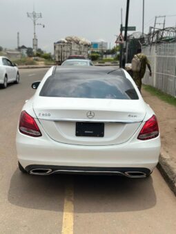 
										2016 Mercedes-Benz C300 full									