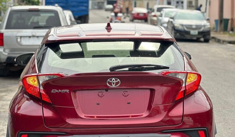 
								2019 Toyota C-HR full									