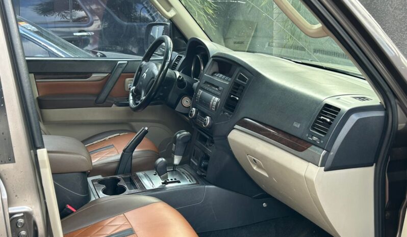 
								2012 Mitsubishi Pajero full									