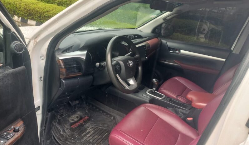 
								2017 Toyota Hilux full									