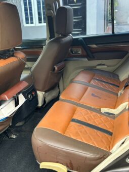 
										2012 Mitsubishi Pajero full									