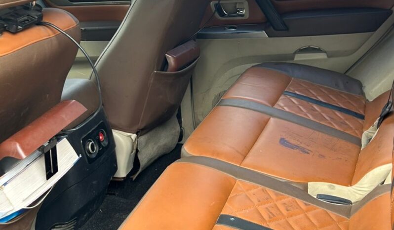 
								2012 Mitsubishi Pajero full									