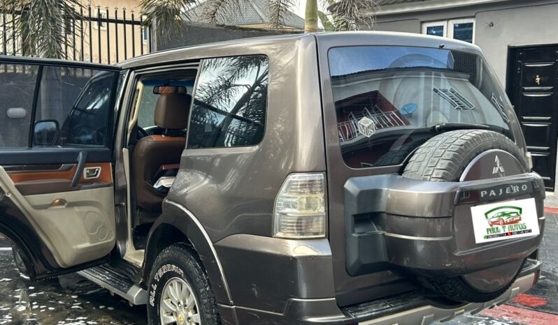 
								2012 Mitsubishi Pajero full									