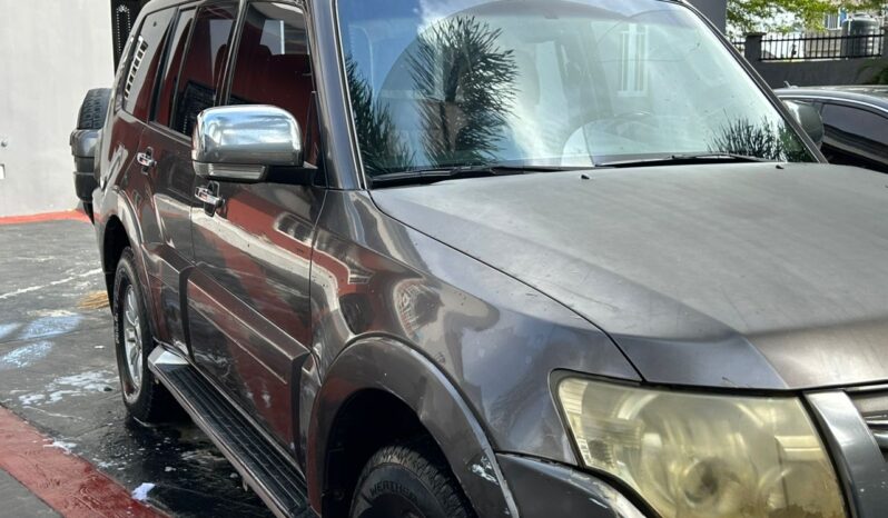 
								2012 Mitsubishi Pajero full									