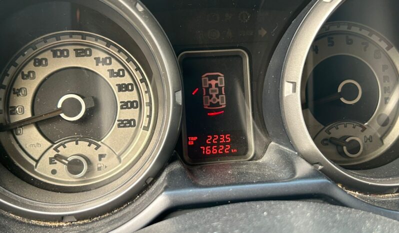 
								2012 Mitsubishi Pajero full									