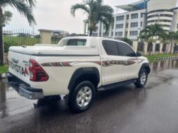 
										2017 Toyota Hilux full									
