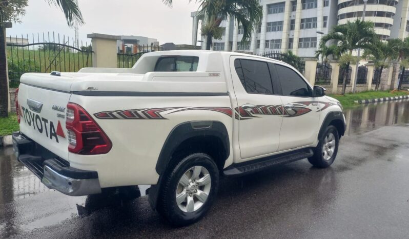 
								2017 Toyota Hilux full									