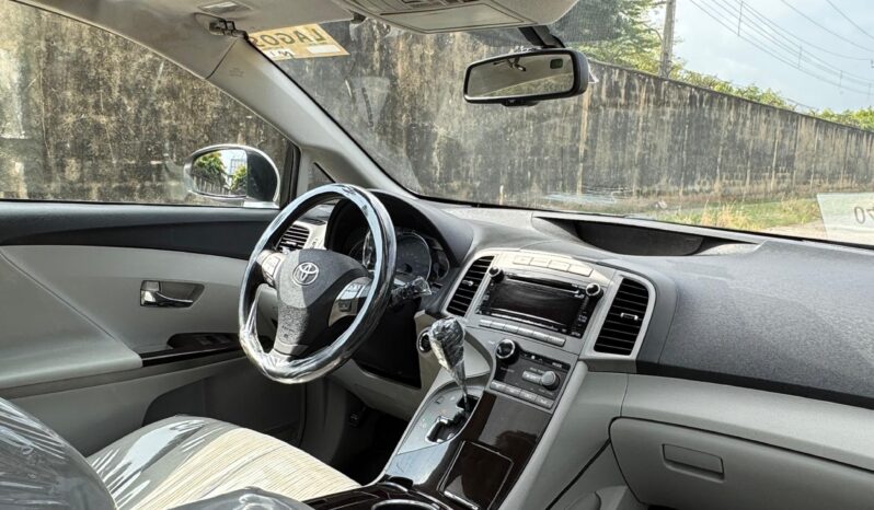 
								2010 Toyota Venza full									