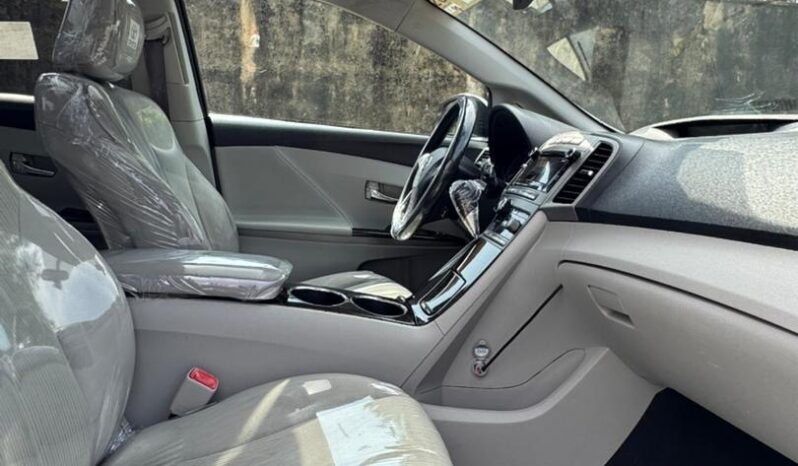 
								2010 Toyota Venza full									