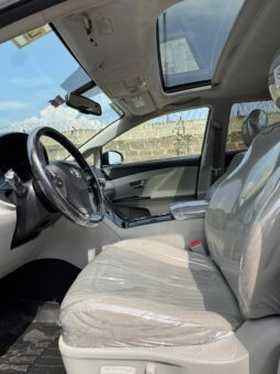 
										2010 Toyota Venza full									