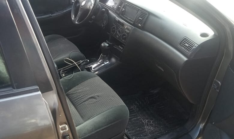 
								2005 Toyota Corolla full									