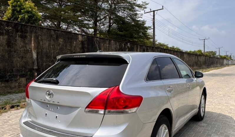 
								2010 Toyota Venza full									