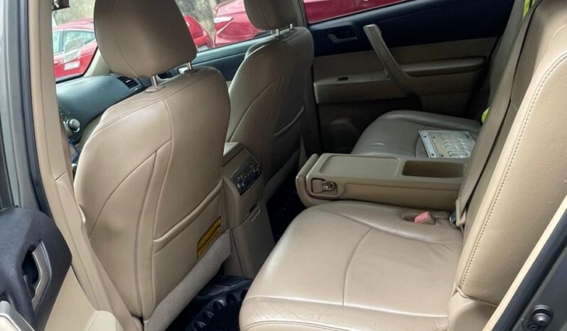 
								2011 Toyota Highlander full									