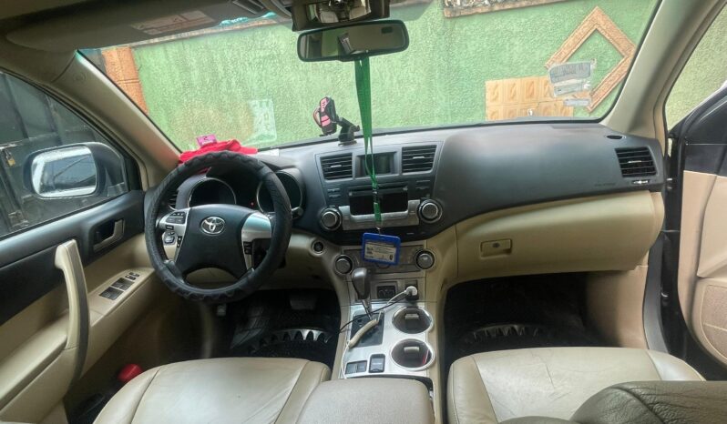 
								2011 Toyota Highlander full									