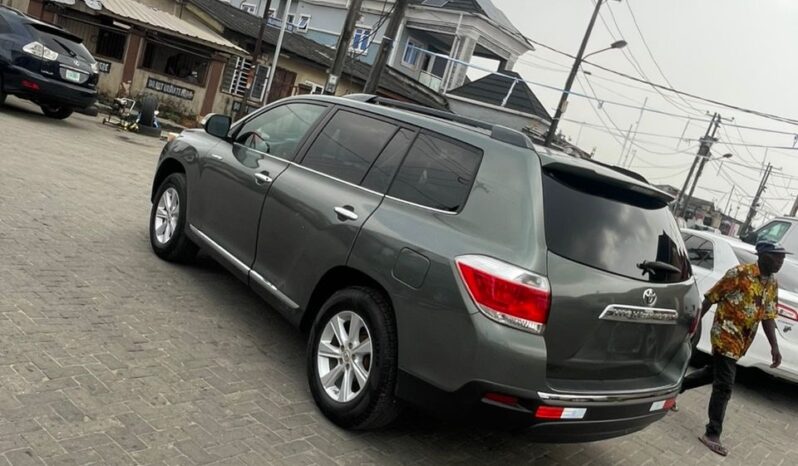 
								2011 Toyota Highlander full									