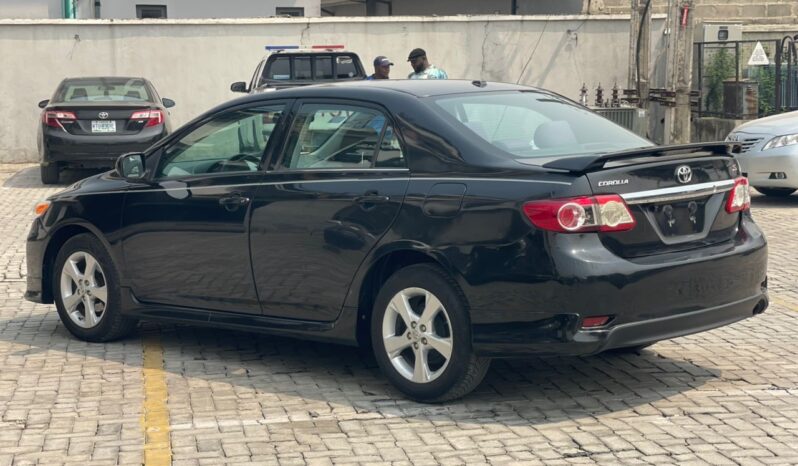
								2012 Toyota Corolla full									