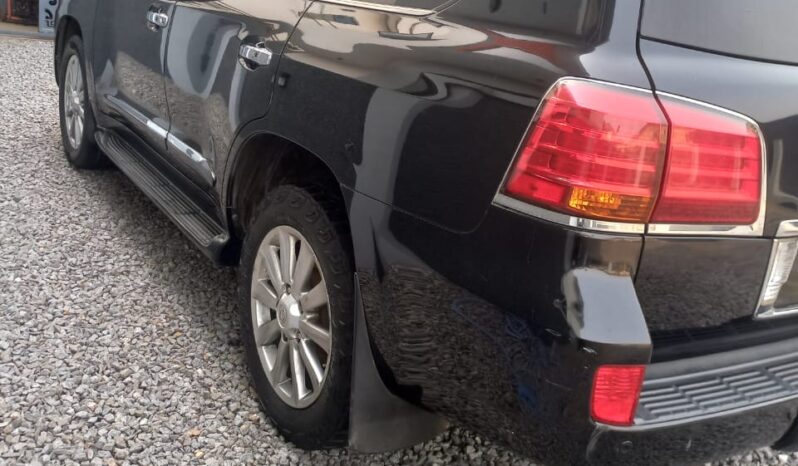 
								2011 Lexus LX570 full									