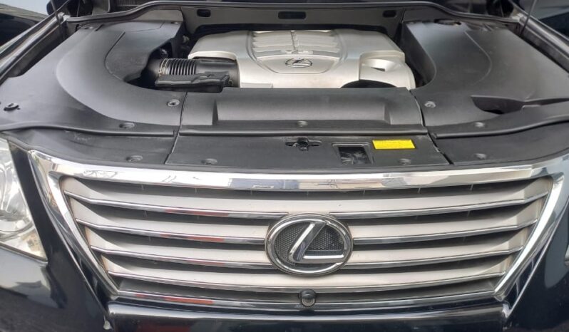 
								2011 Lexus LX570 full									
