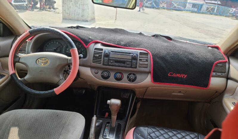 
								2004 Toyota Camry full									