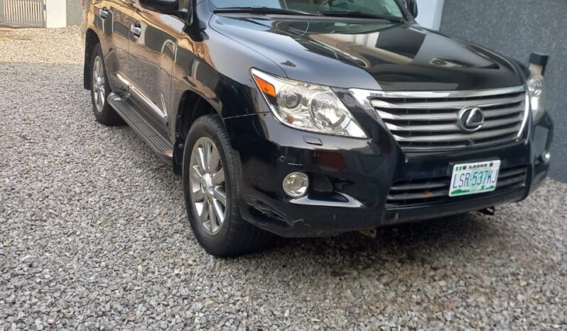 
								2011 Lexus LX570 full									
