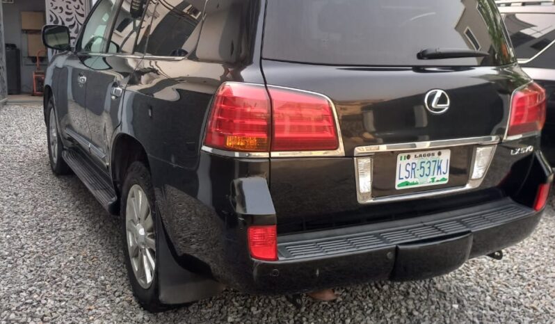 
								2011 Lexus LX570 full									