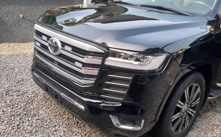 
								2023 Toyota Land Cruiser full									