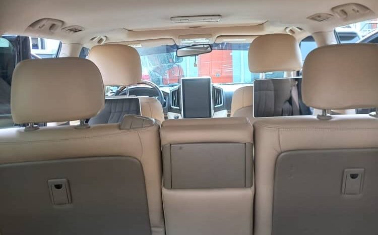 
								2023 Toyota Land Cruiser full									