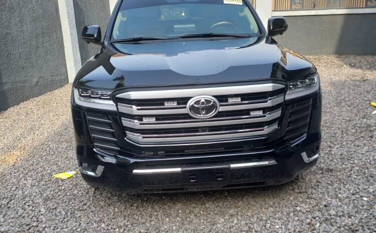 
								2023 Toyota Land Cruiser full									