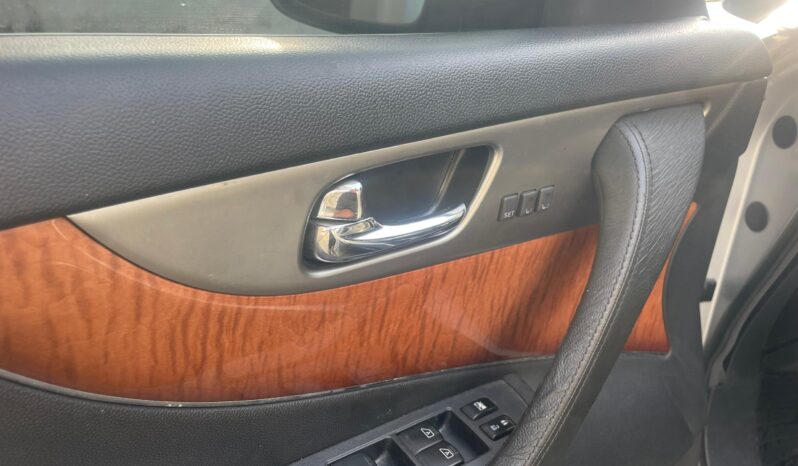 
								2015 Infiniti QX70 full									