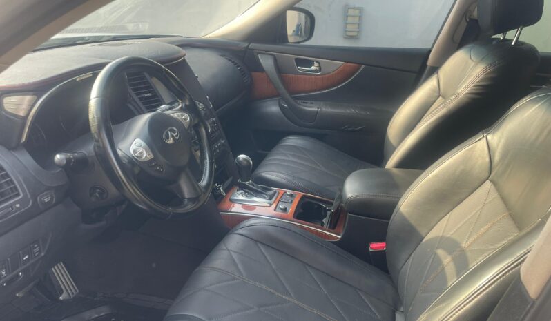 
								2015 Infiniti QX70 full									