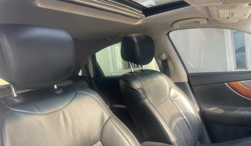 
								2015 Infiniti QX70 full									