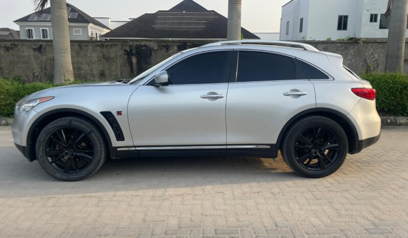 
								2015 Infiniti QX70 full									