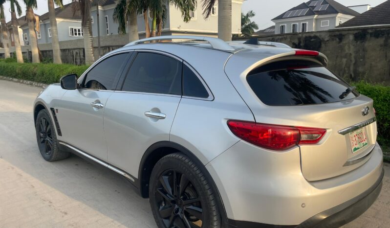 
								2015 Infiniti QX70 full									