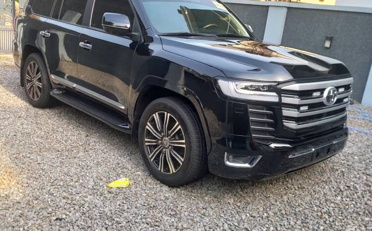 
								2023 Toyota Land Cruiser full									