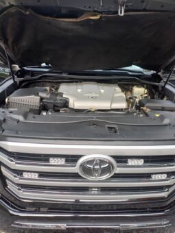 
										2023 Toyota Land Cruiser full									