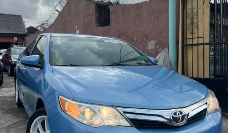 
								2012 Toyota Camry full									