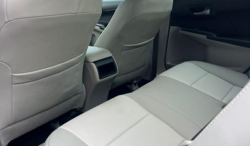 
								2012 Toyota Camry full									