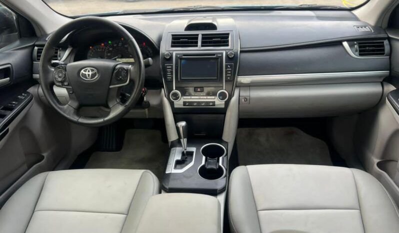
								2012 Toyota Camry full									