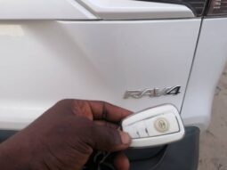 
										2022 Toyota RAV4 full									