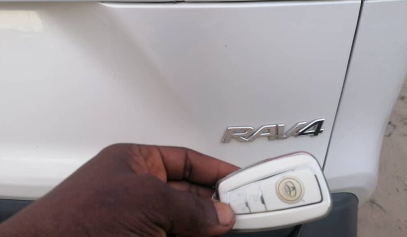 
								2022 Toyota RAV4 full									