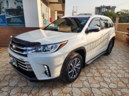 
										2019 Toyota Highlander full									