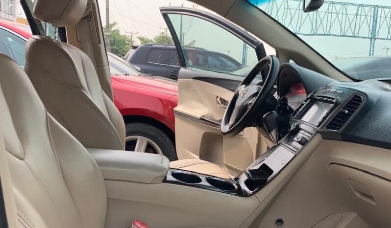 
								2010 Toyota Venza full									