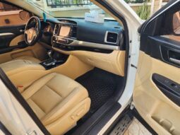 
										2019 Toyota Highlander full									