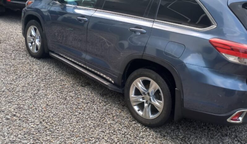 
								2015 Toyota Highlander full									