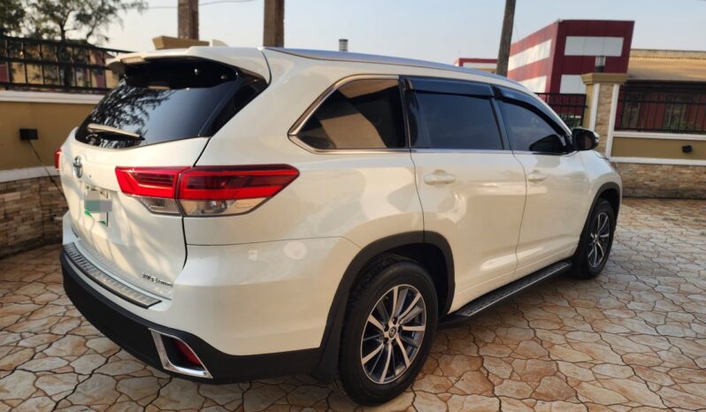 
								2019 Toyota Highlander full									