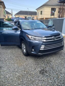 
										2015 Toyota Highlander full									